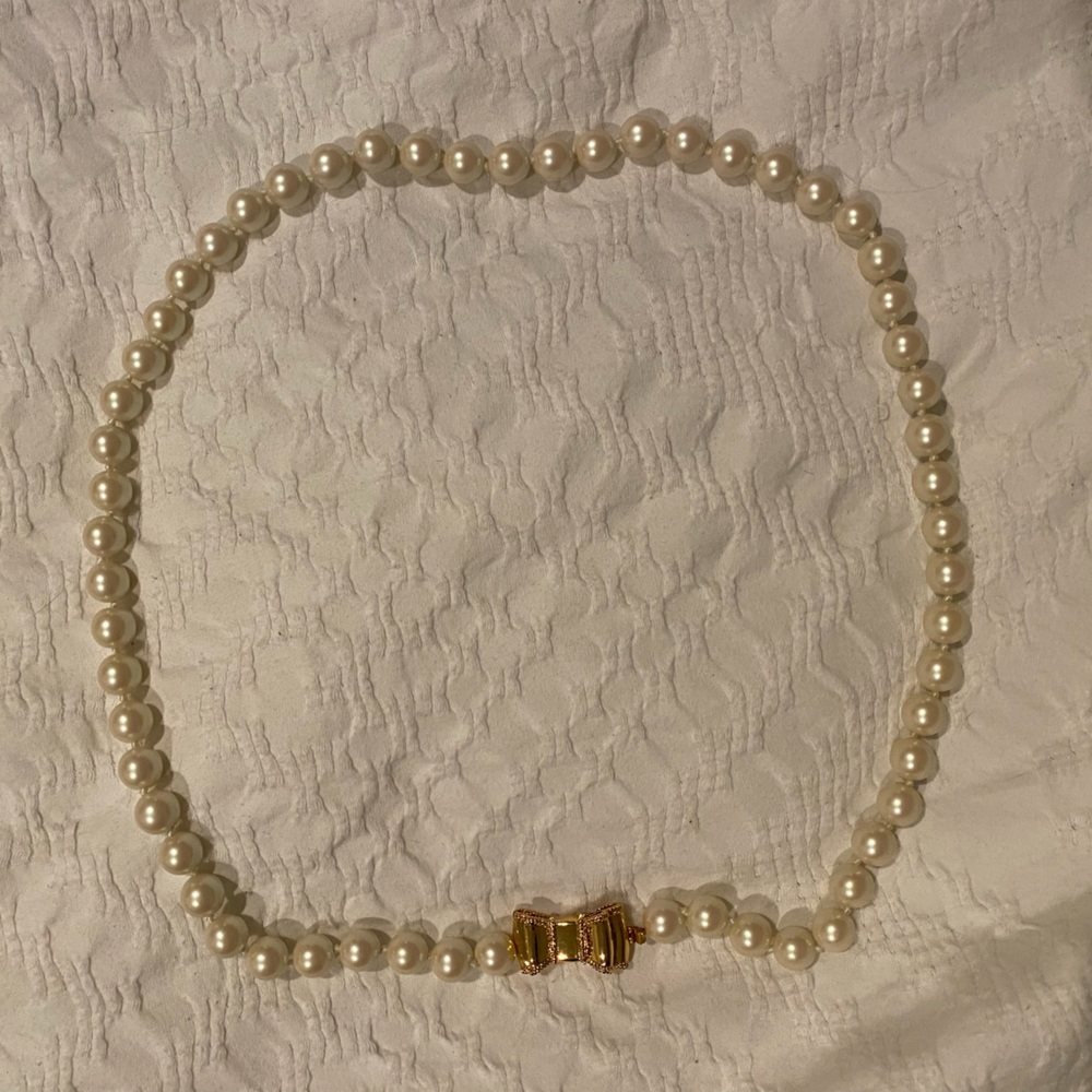 Kate Spade All Wrapped Up Long Pearl Necklace